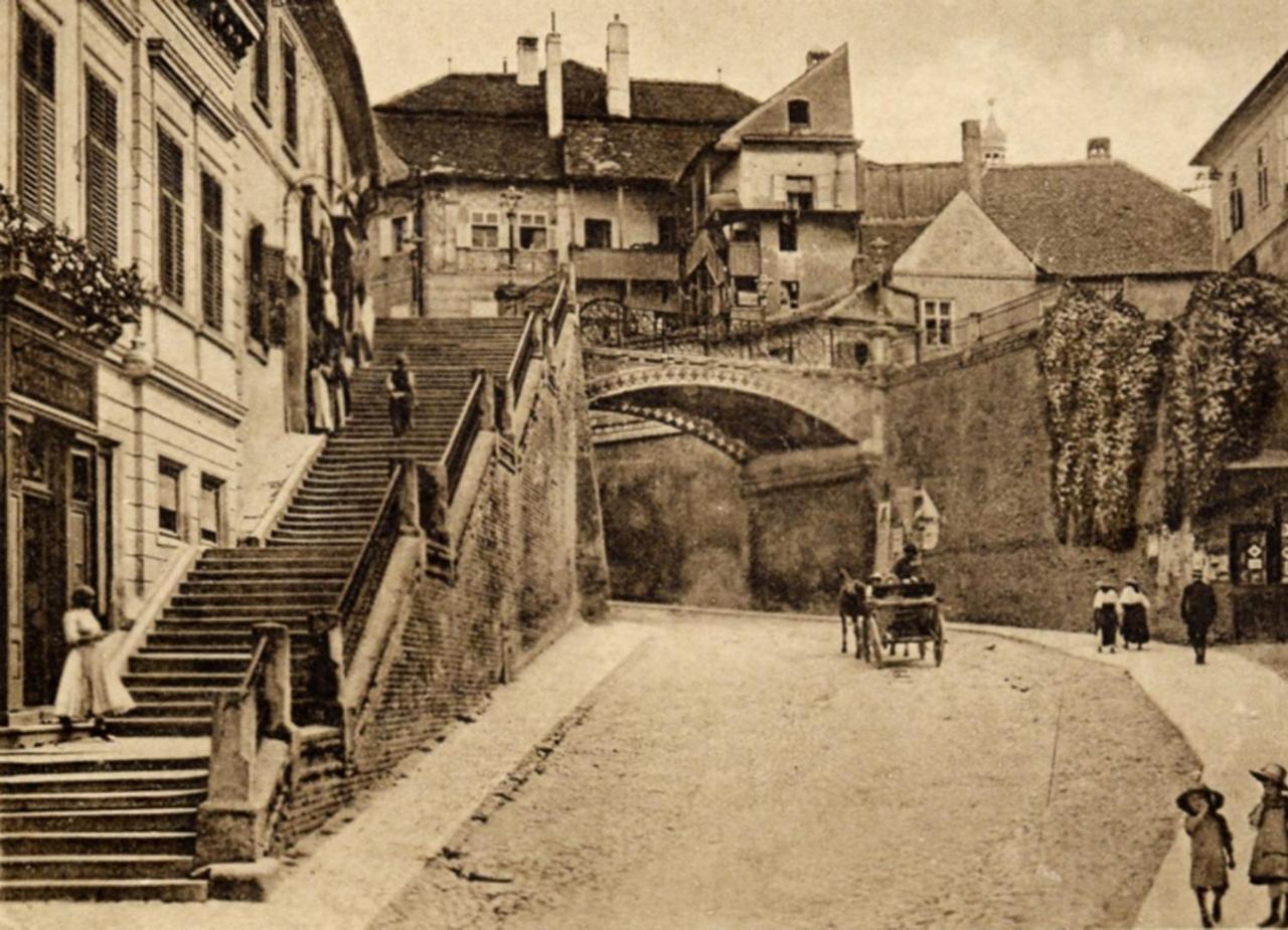 Zur Krone Sibiu Esterno foto